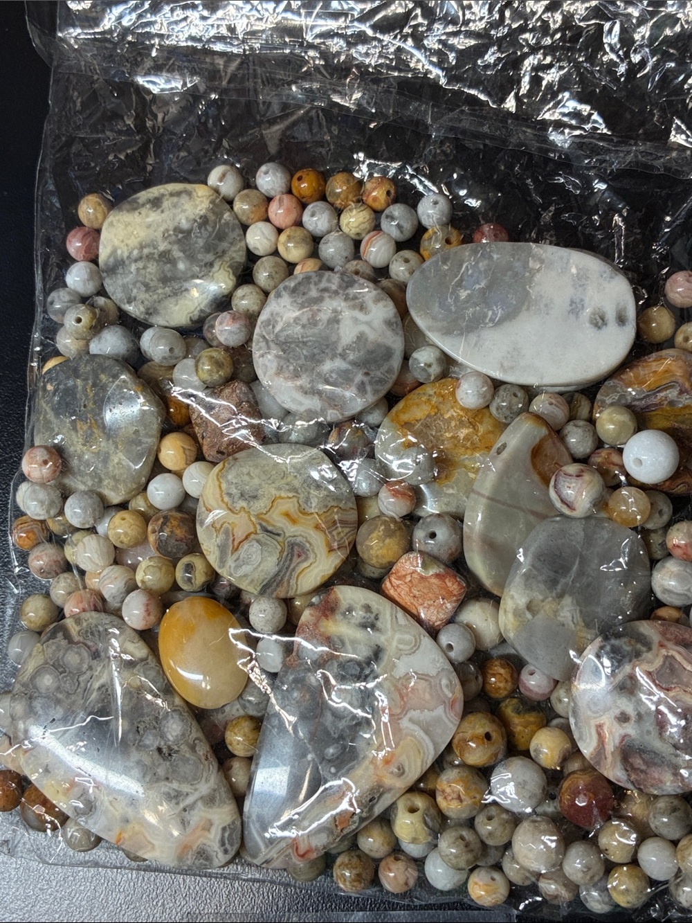 Lot of assorted crazylace agate gemstone beads and pendant gemstones - Picture 8 of 14